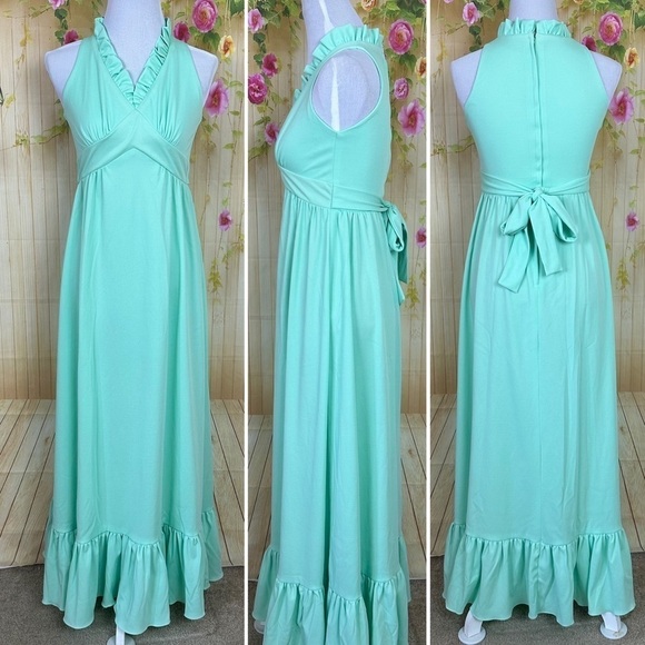 Vintage Dresses & Skirts - VINTAGE 70s Green Halter Style Dress
